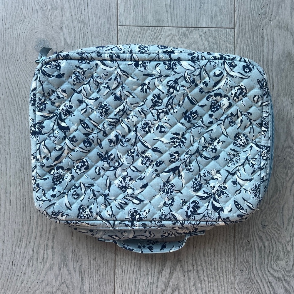 Vera Bradley Deluxe Travel Organizer Perennials Gray Quilted Blue Floral Blue